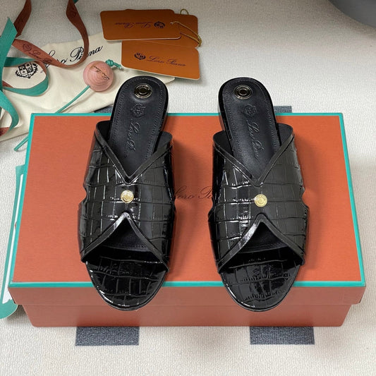FLAT SLIPPERS IN BLACK CALFSKIN SNAKE EMBOSSING - 35