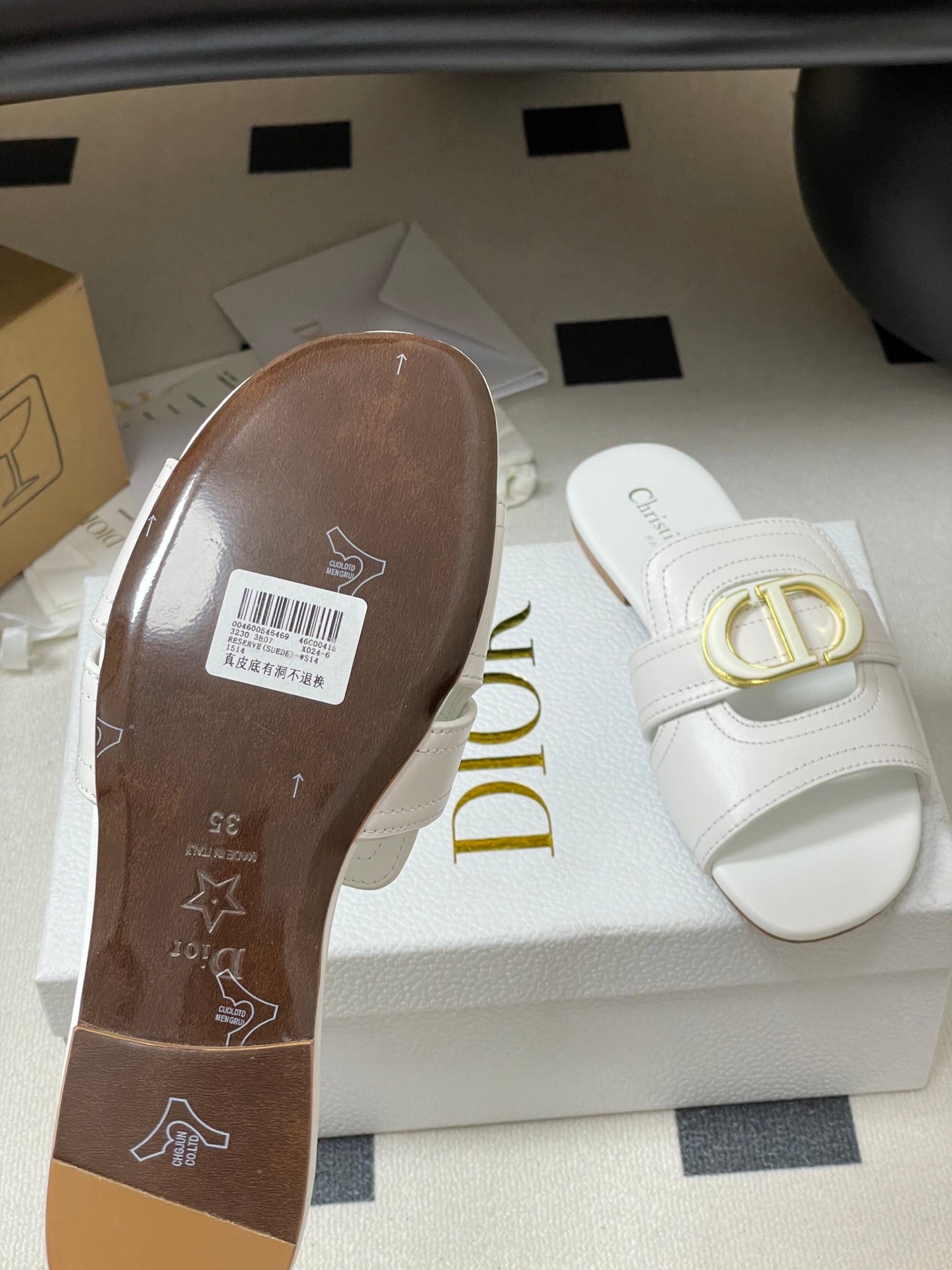 DIOR CLASSIC MONTAIGNE SANDALS 25S IN WHITE LAMBSKIN WITH CD LOGO - 34
