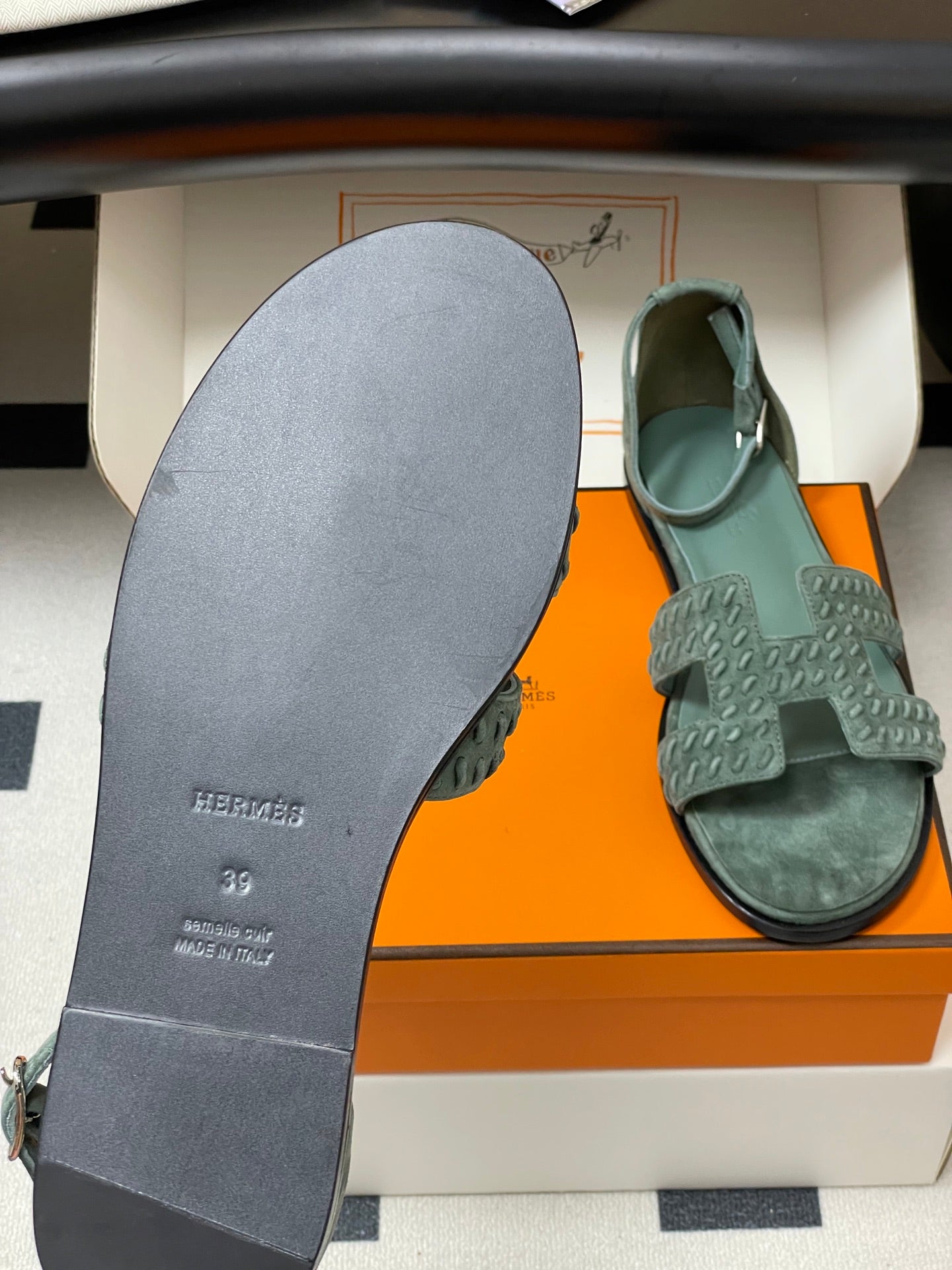 HM 25S SANTORINI SANDAL IN MUTED MINT GREEN SUEDE AND LAMBSKIN - 35
