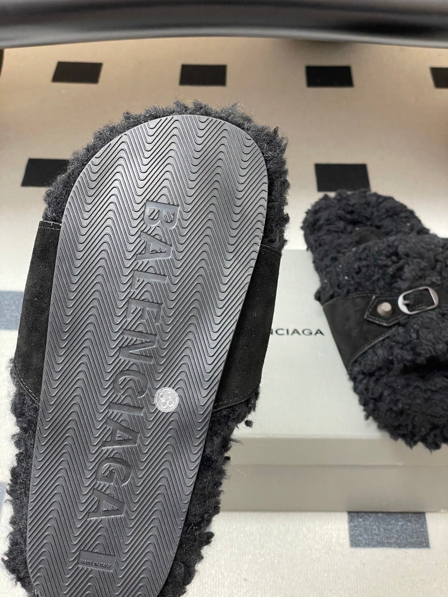 BALENCIAGA 25S SLIPPERS IN BLACK SUEDE AND WOOL - 35