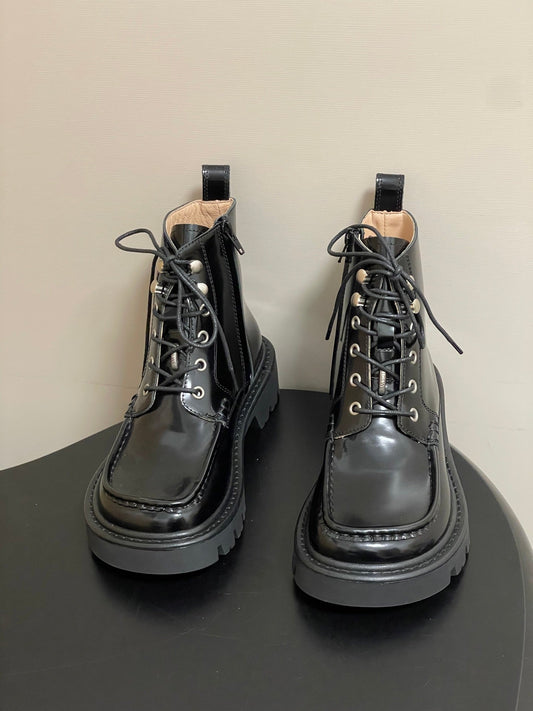 LOEWE 26S ANKLE BOOTS IN BLACK PATENT CALFSKIN