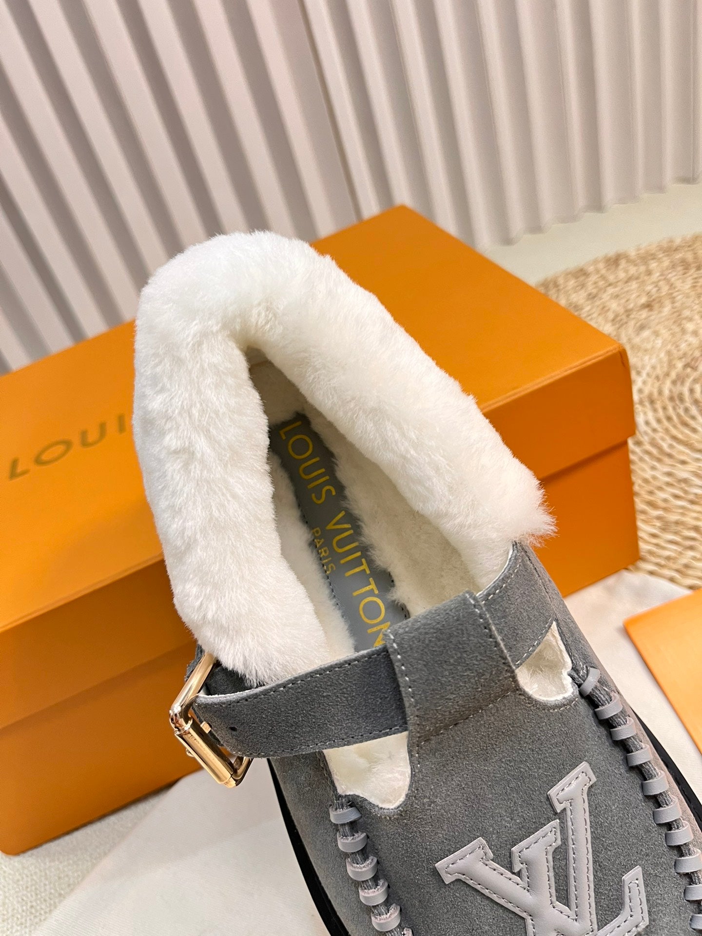 COLORADO COMFORT MARY JANE IN SHADOW GRAY SUEDE AND SHEARLING LINING - 35