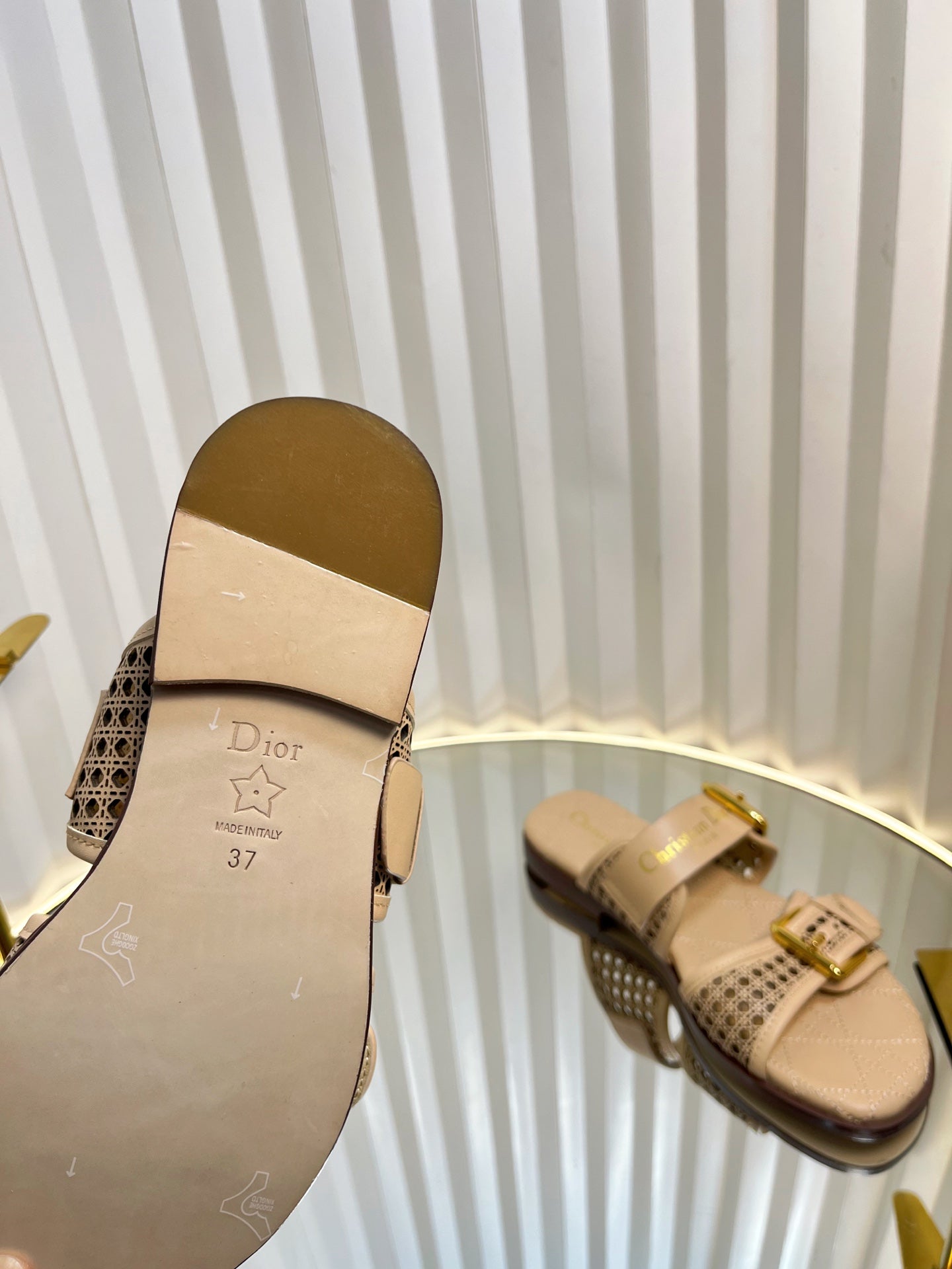 D-AVENUE SLIDES 25S IN BEIGE CALFSKIN MICRO CANNAGE MOTIF - 35