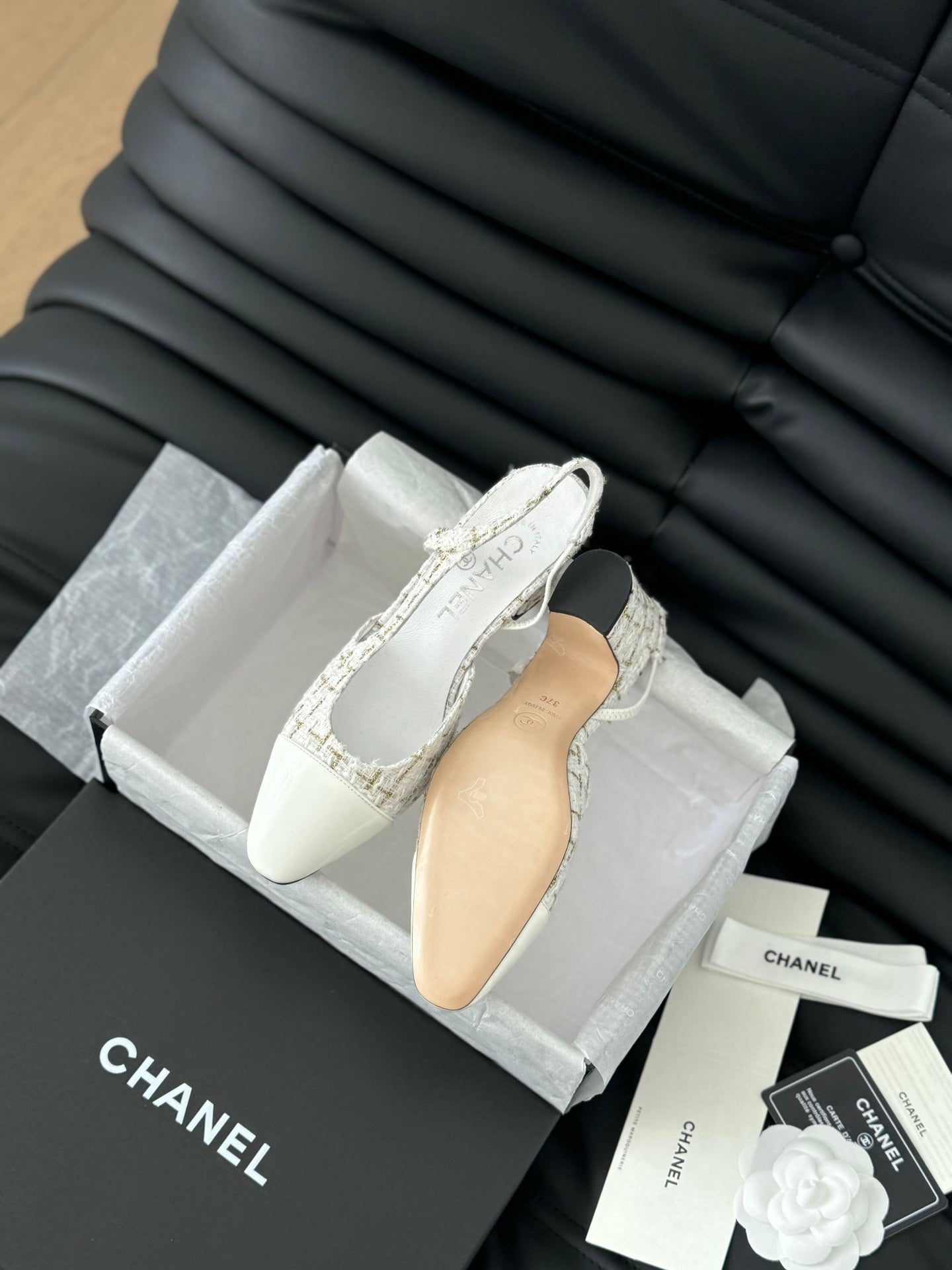 HIGH SLINGBACK IN WHITE TWEED AND LAMBSKIN - 35
