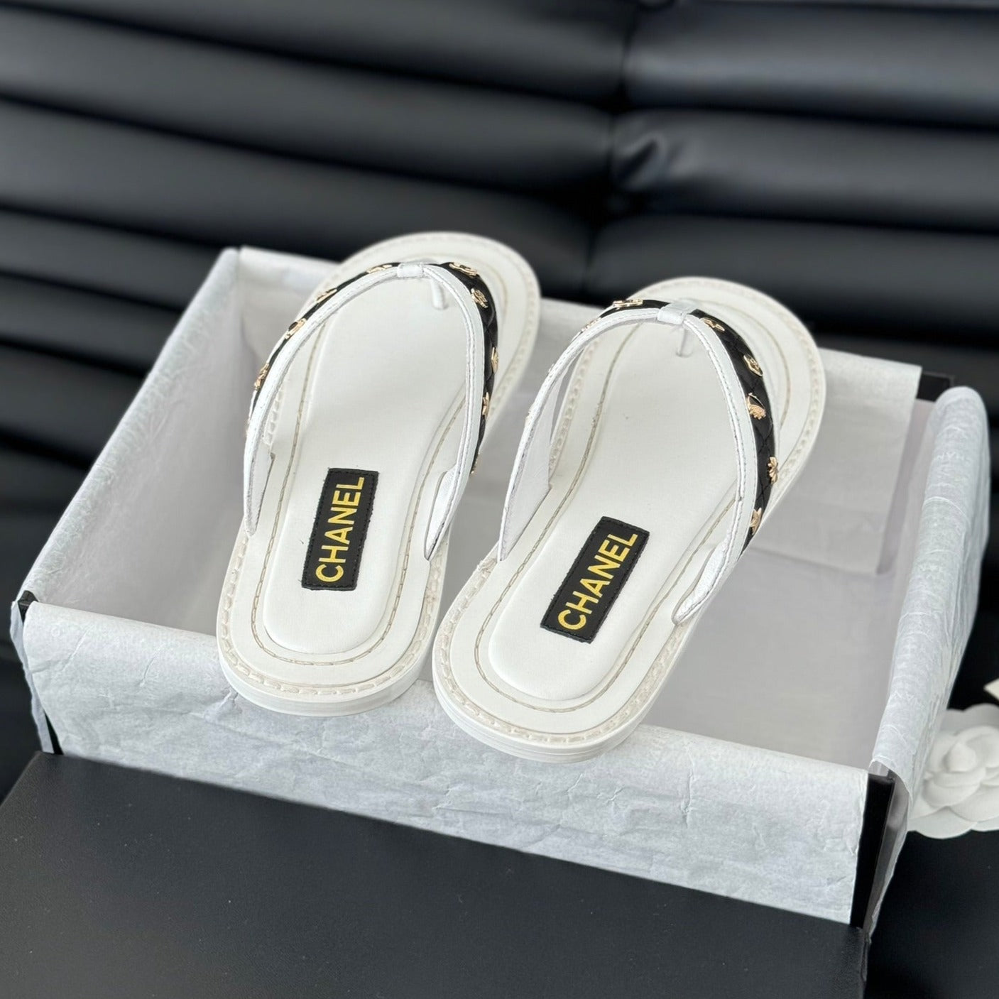 Double C Thong Sandals Lambskin White Black - 35
