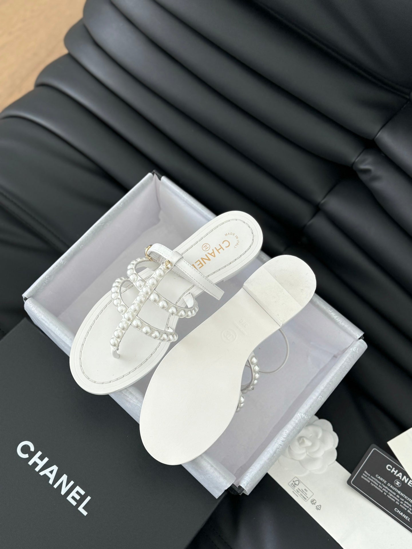 MULE SLIPPERS WITH PEARL CHAIN IN WHITE LAMBSKIN - 35