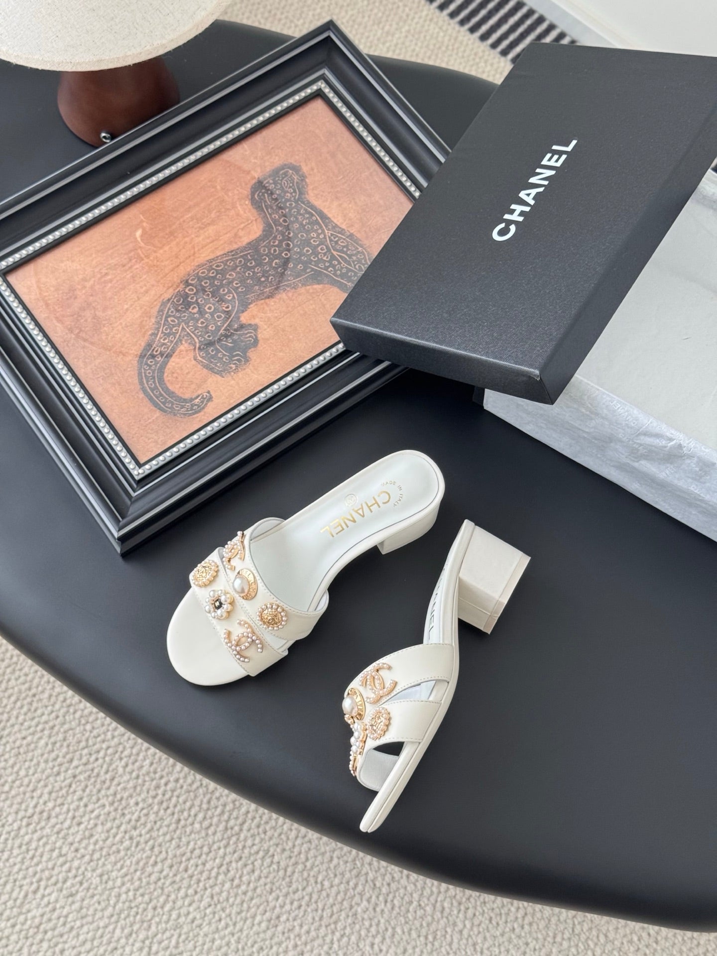 MULE SLIDE SANDALS IN WHITE LAMBSKIN WITH LOGO STICKER DETAIL - 35