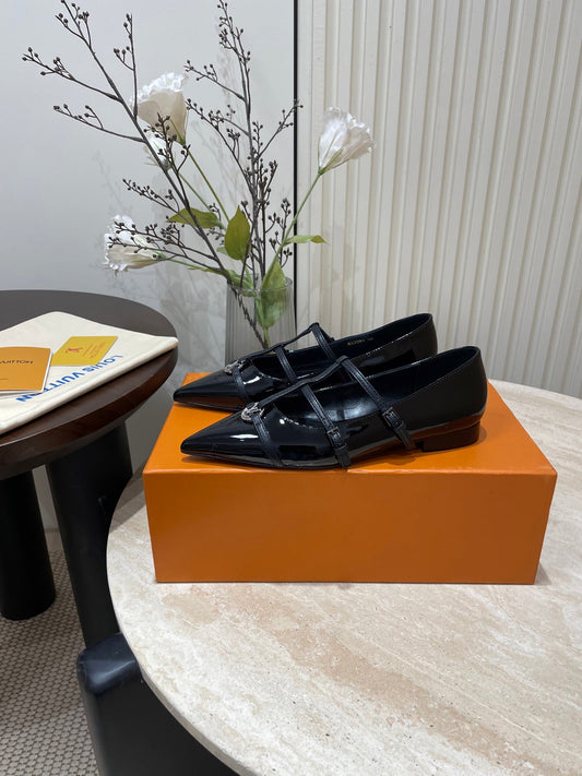 POINTED-TOE TRIPLE-STRAP BALLET FLAT IN BLACK PATENT CALFSKIN - 35