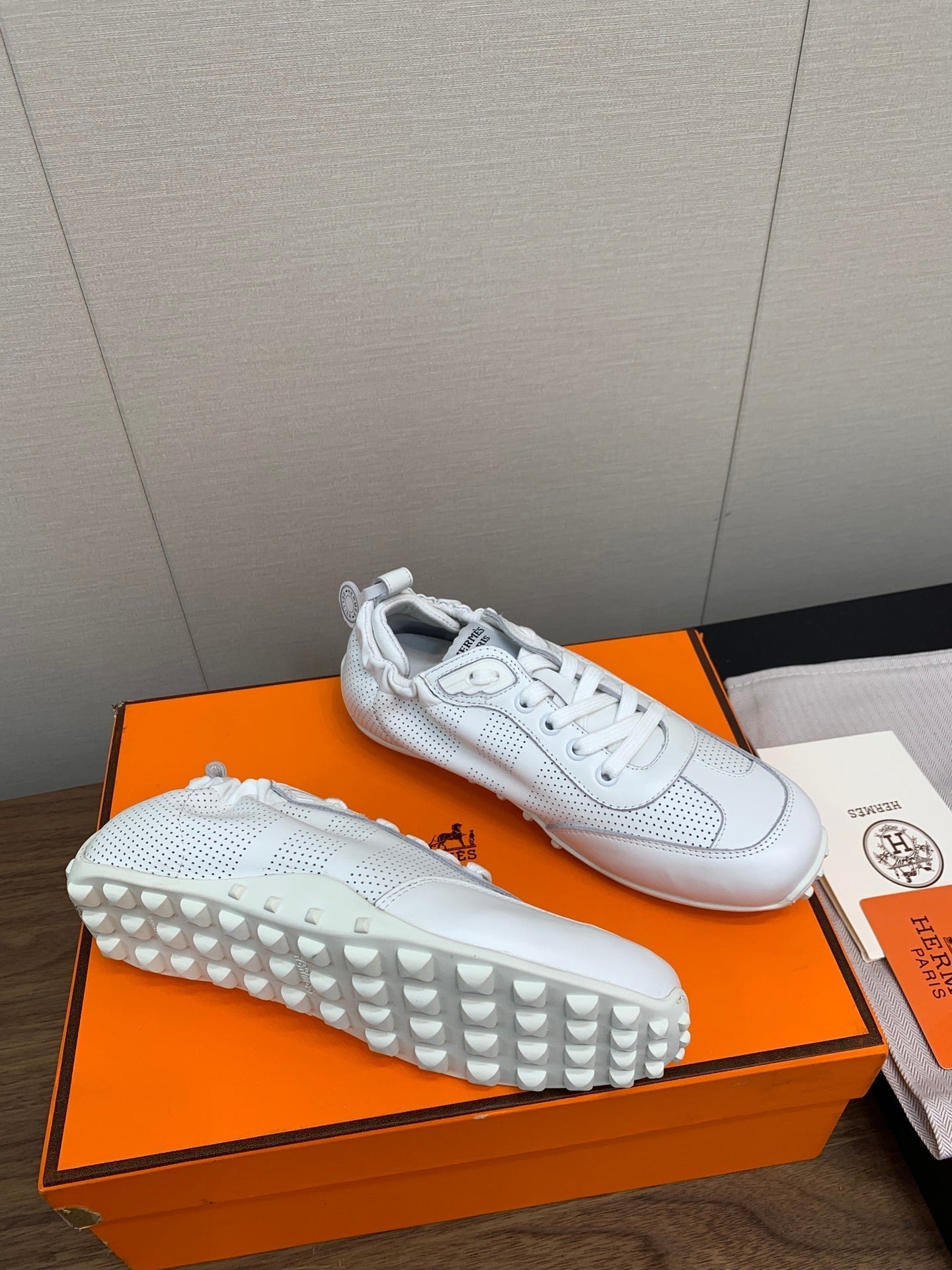 SKATEBOARD SHOES LIGHT GRAY CALFSKIN - 35
