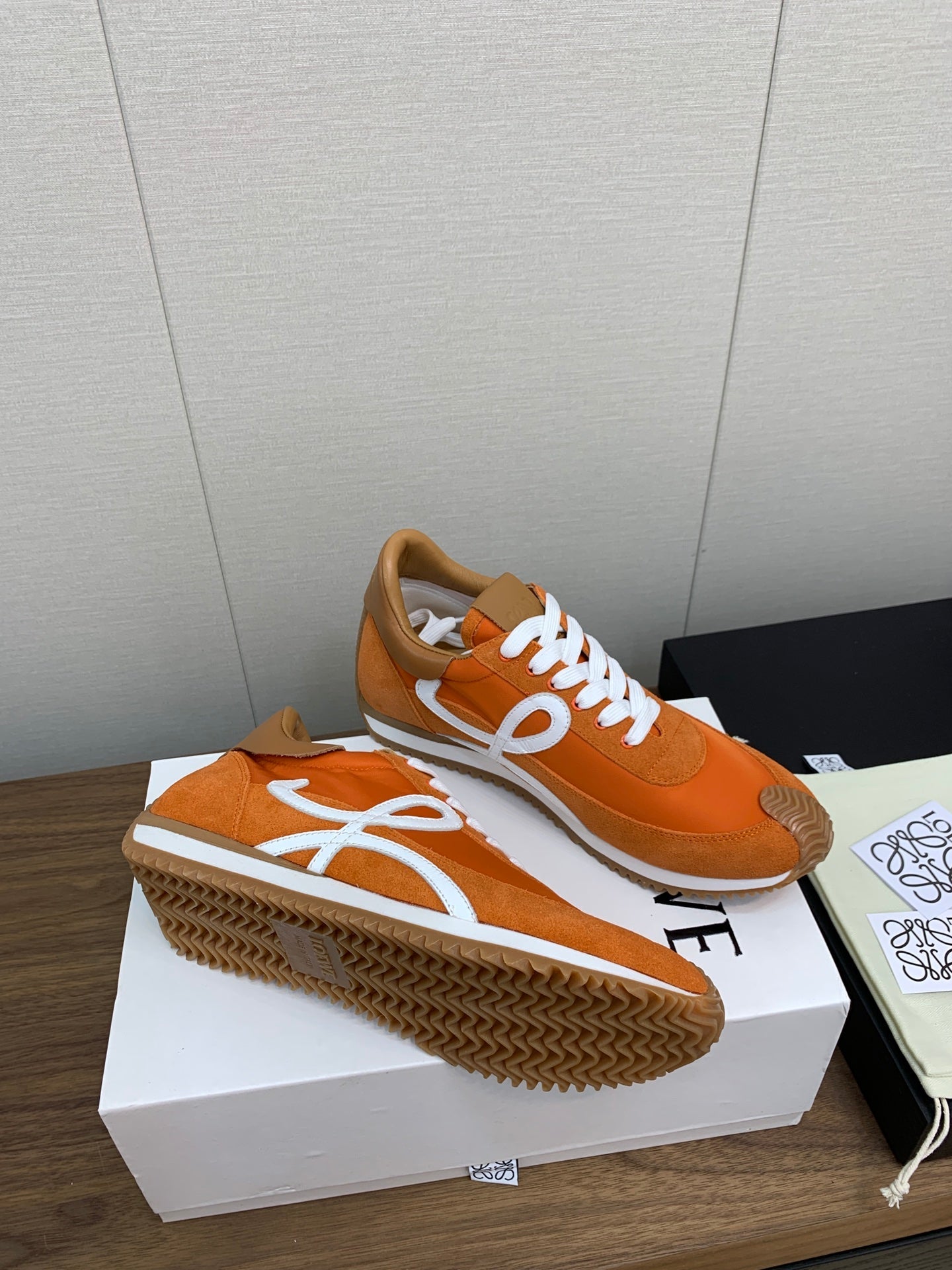 LW FLOW RUNNER SNEAKER ORANGE SUEDE - 35