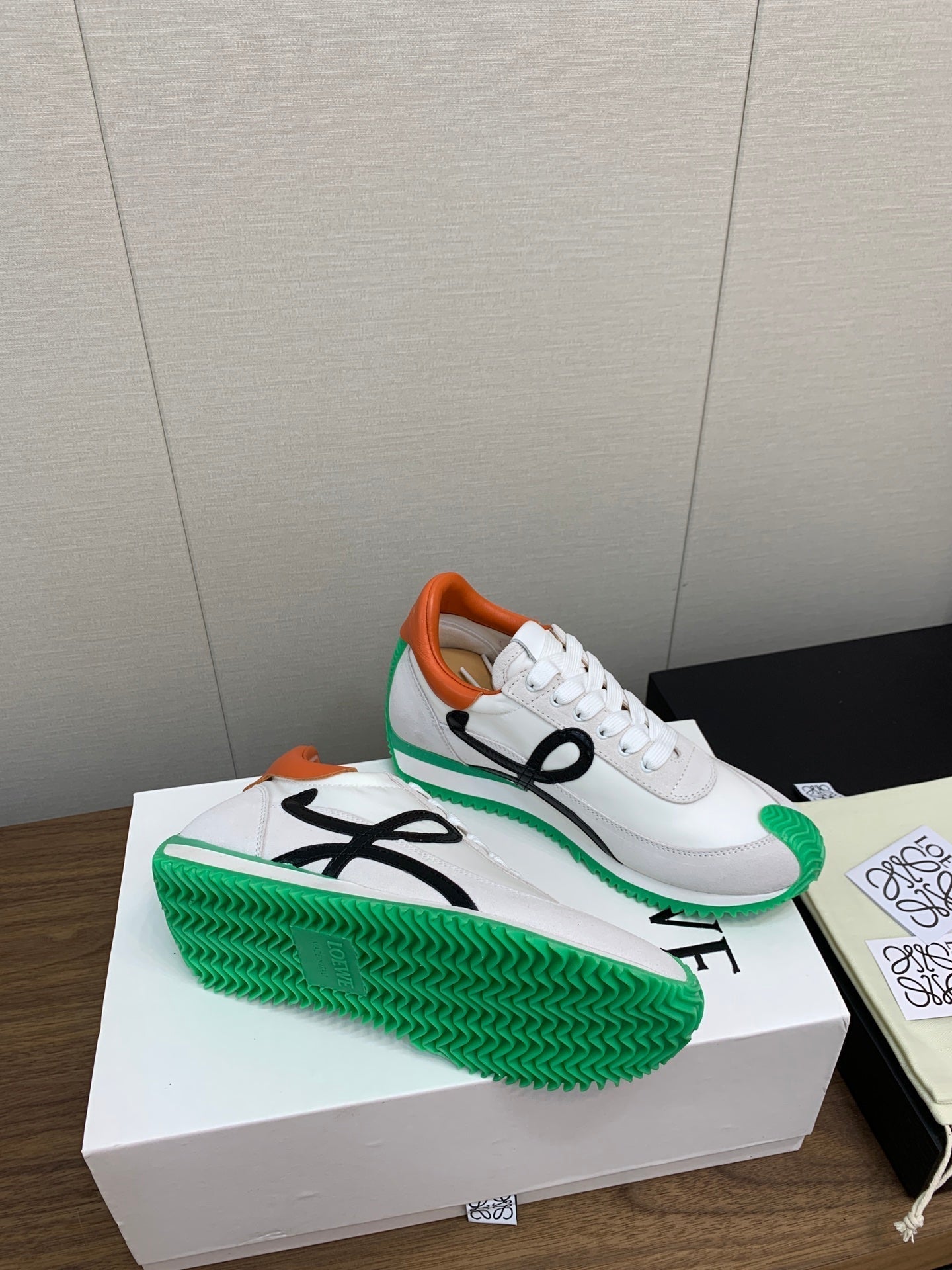 LW FLOW RUNNER SNEAKER WHITE-GREEN SUEDE - 35