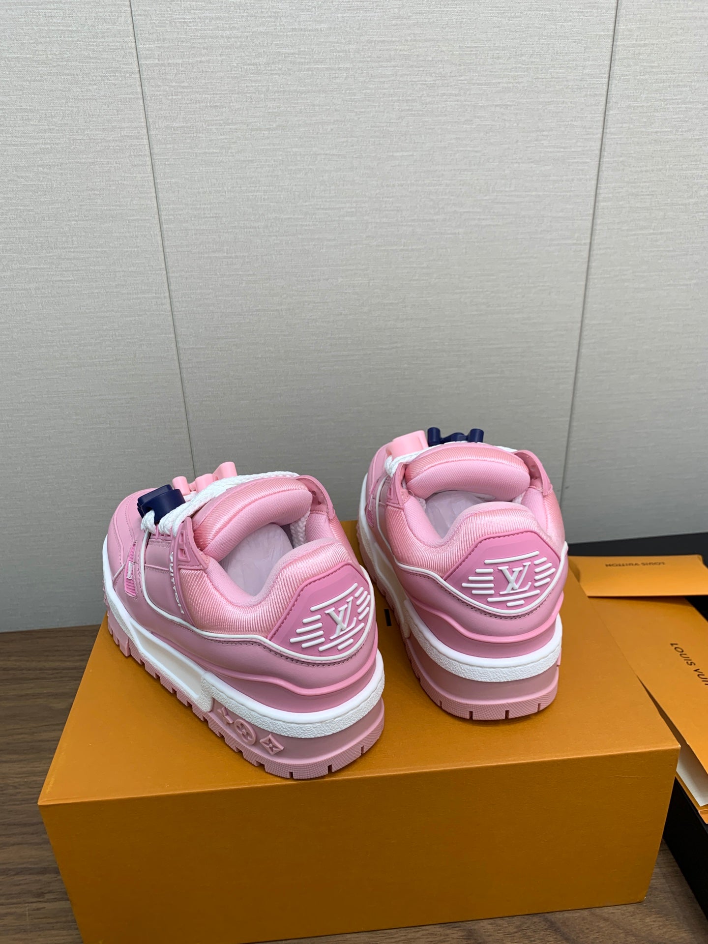 LV TRAINER IN LIGHT PINK CALFSKIN - 35