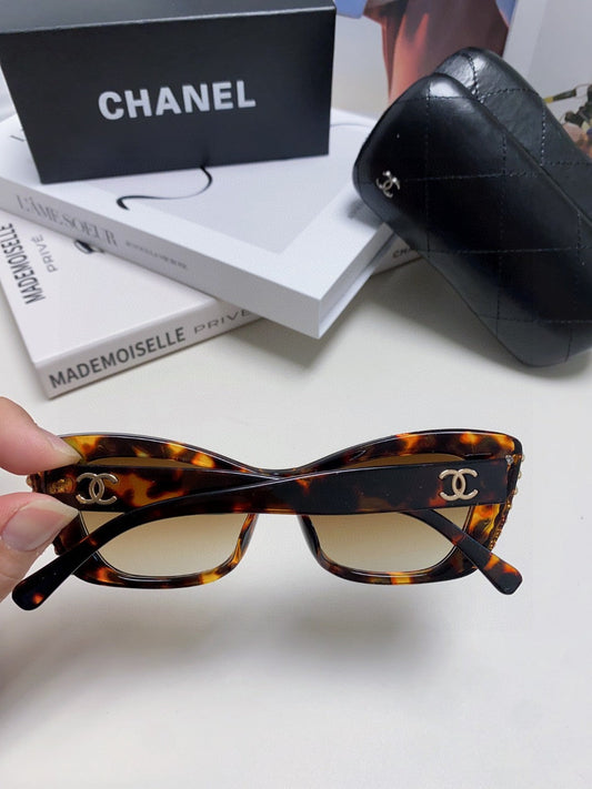 СОНЦЕЗАХИСНІ ОКУЛЯРИ CAT EYE 632699 З ГАВАНСЬКОГО АЦЕТАТУ З РЕЛЬЄФНИМ ПЕРЛАМУТРОВИМ ОЗДОБЛЕННЯМ