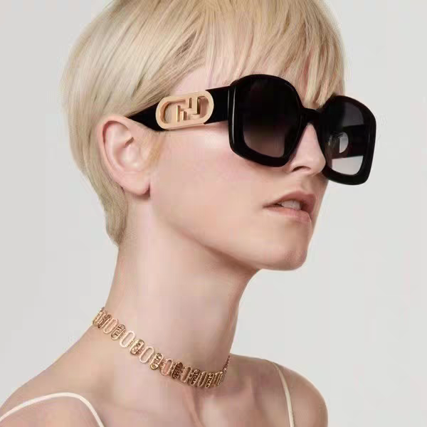 OVERSIZES FF DIAMONDS SQUARE SUNGLASSES 563315 IN ACETATE - White