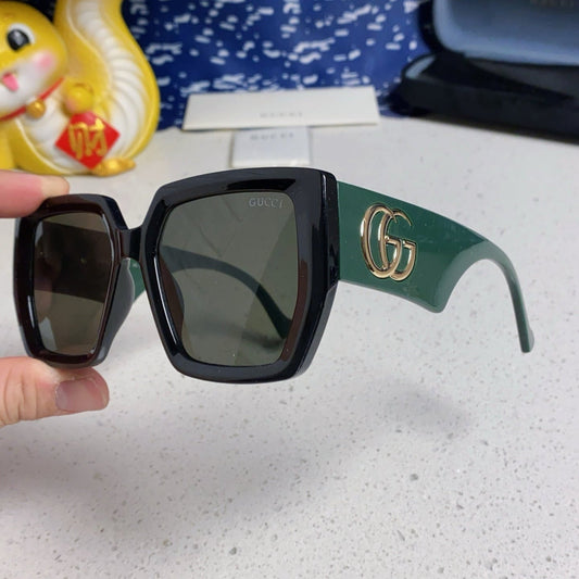 SQUARE FRAME SUNGLASSES 573303 IN ACETATE EMBOSSED LOGO - Black/ smoke