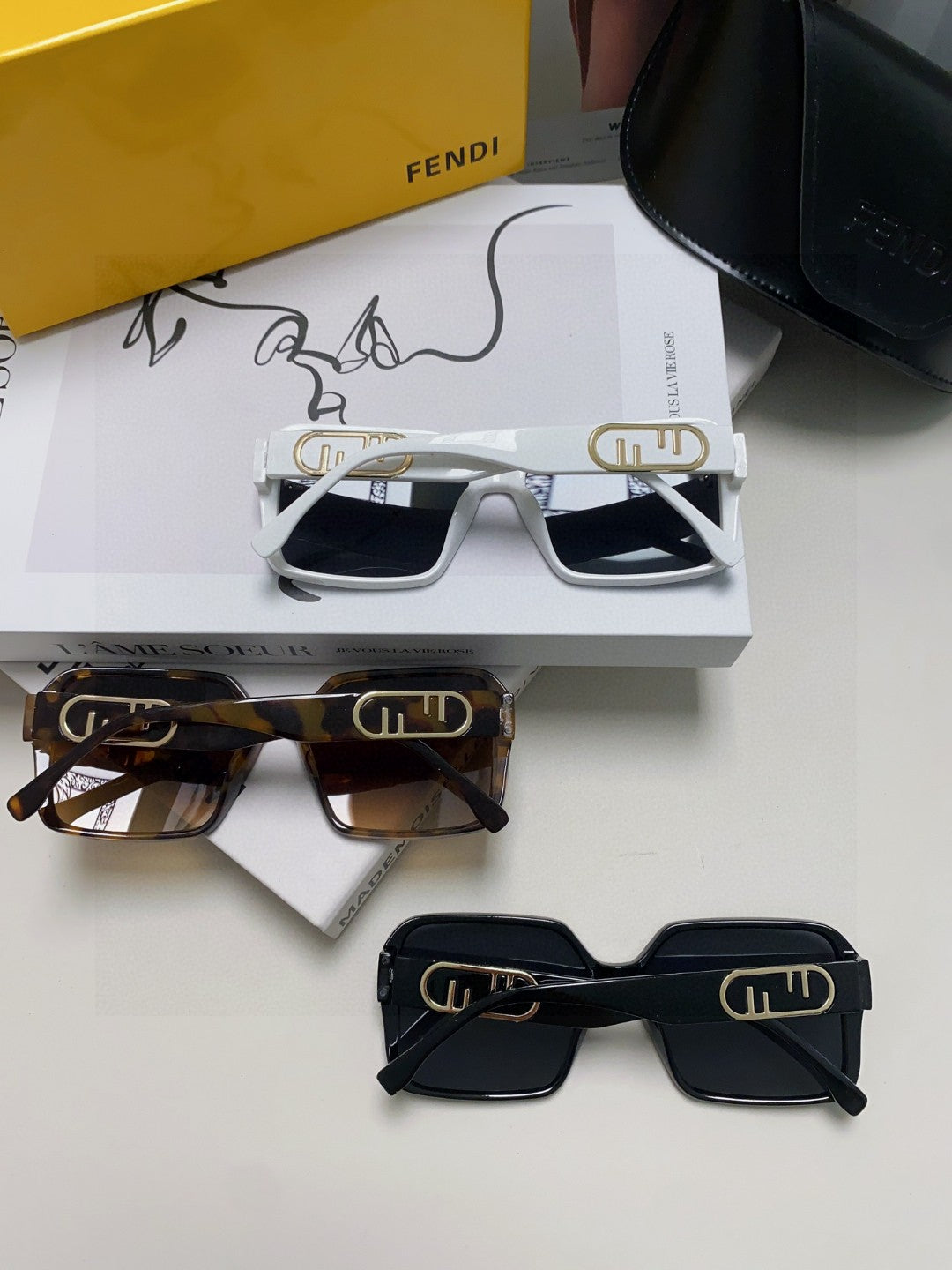 EMBOSSED LOGO FF DIAMONDS SQUARE FRAME SUNGLASSES 575798 IN ACETATE - Brown