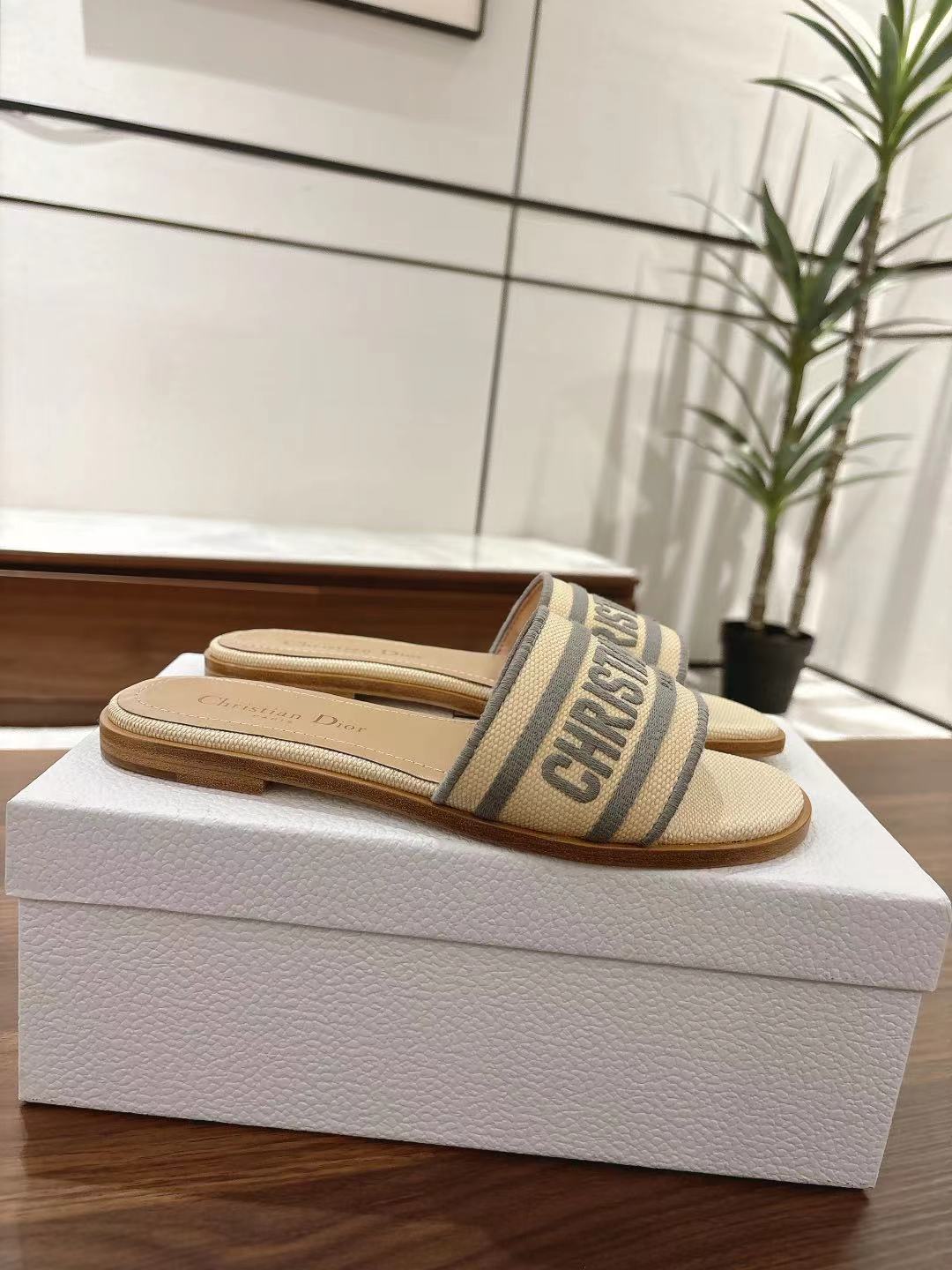 DWAY SLIDES IN BEIGE AND GRAY TECHNICAL FABRIC - 35