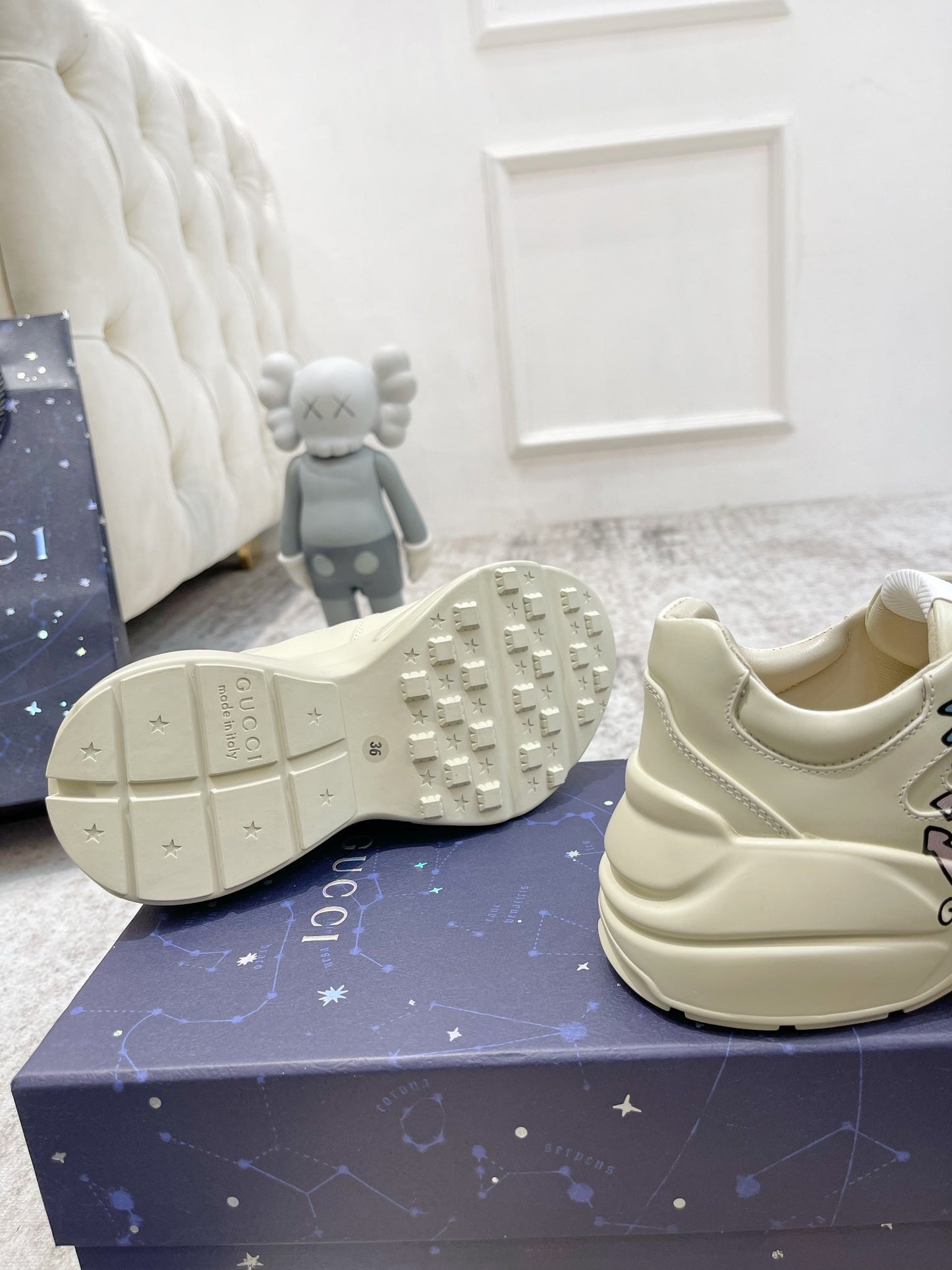 GG RHYTON TRAINER WHITE LAMBSKIN WITH PURPLE DINO MOTIF - 35