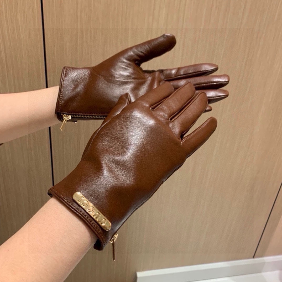 TOUCHSCREEN GLOVES WITH SIDE ZIPPER IN CARAMEL BROWN LAMBSKIN 456310 - M