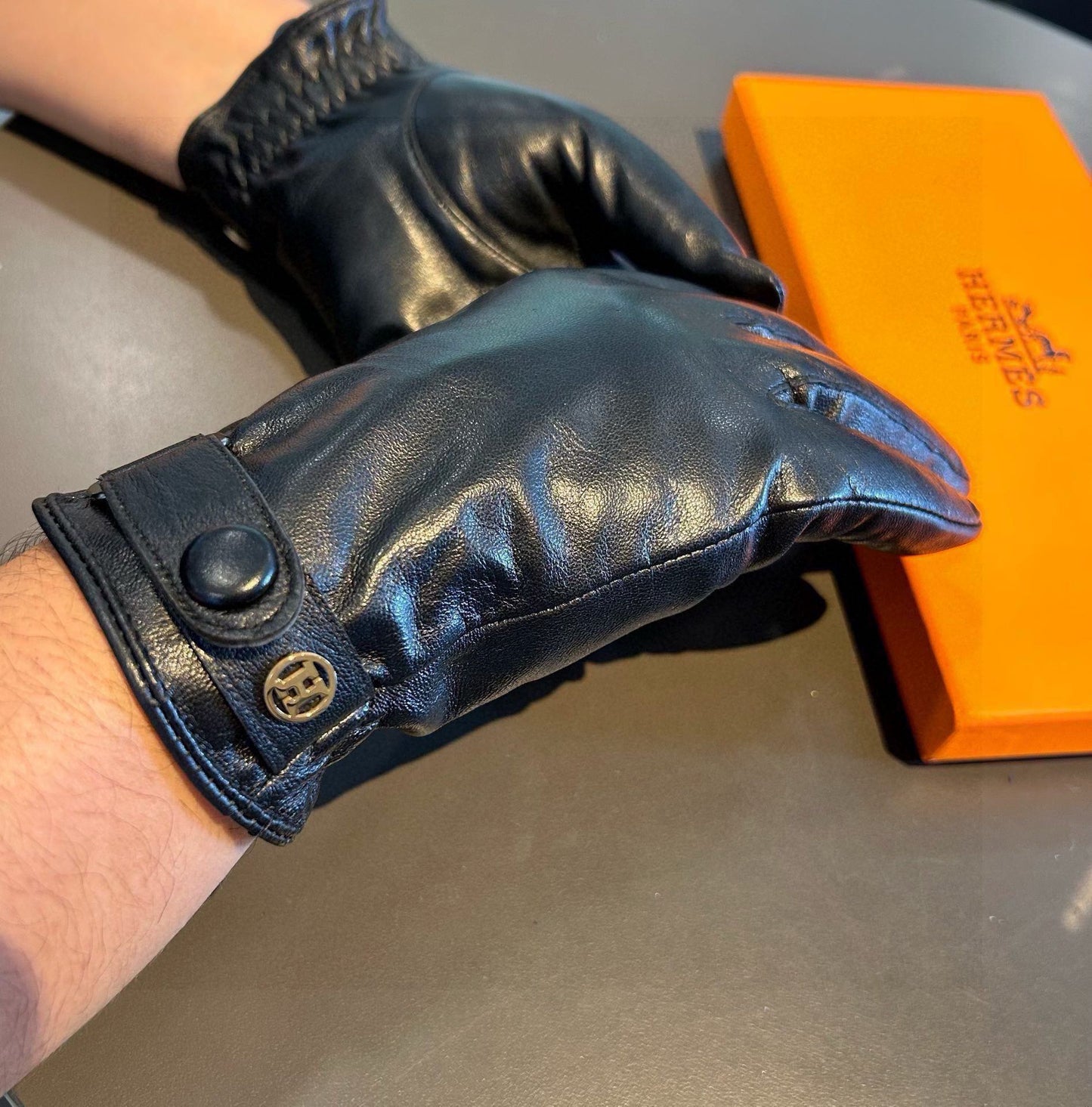 GLOVES WITH BUTTON IN BLACK SHEEPSKIN WITH LAMB FUR LINING - XL