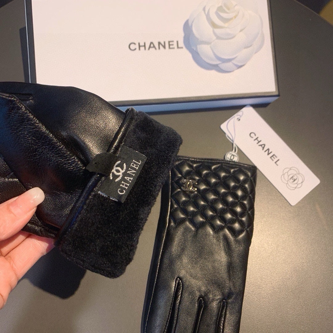 GLOVES IN BLACK LAMBSKIN WITH GOLD LOGO 462263 - M