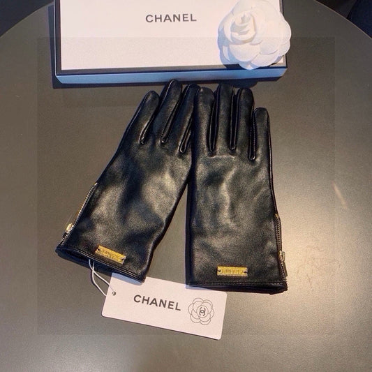 TOUCHSCREEN GLOVES IN BLACK LAMBSKIN WITH GOLD LOGO 462271 - M