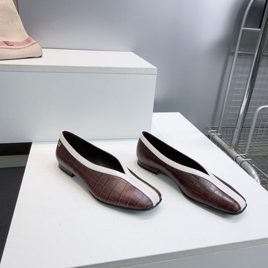 CHANEL 26S SQUARE-TOE FLATS IN DARK BROWN CROCODILE-EMBOSSED LAMBSKIN WITH WHITE TRIM