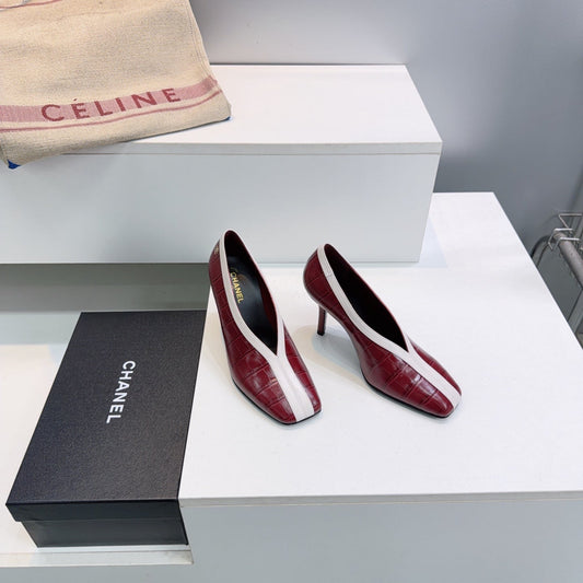 CHANEL 26S HIGH HEELS 100 MM IN DARK RED CROCODILE-EMBOSSED CALFSKIN