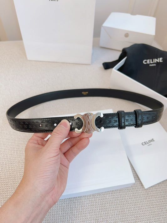 РЕМІНЬ CELINE 25S TRIOMPHE 25ММ З ЧОРНОЇ ТЕЛЯЧОЇ ШКІРИ З ТИСНЕНИМ ЛОГОТИПОМ 563329 - 26 - 28