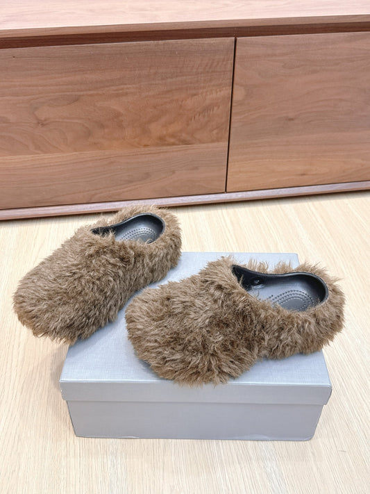 BALENCIAGA 25S MULES IN BROWN FAUX FUR - 35