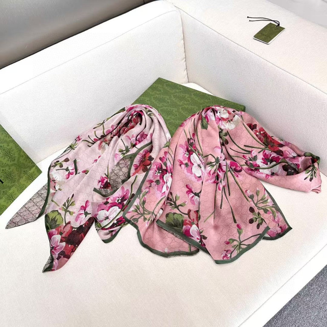 GUCCI 25S SCARF 180 IN SILK 655933