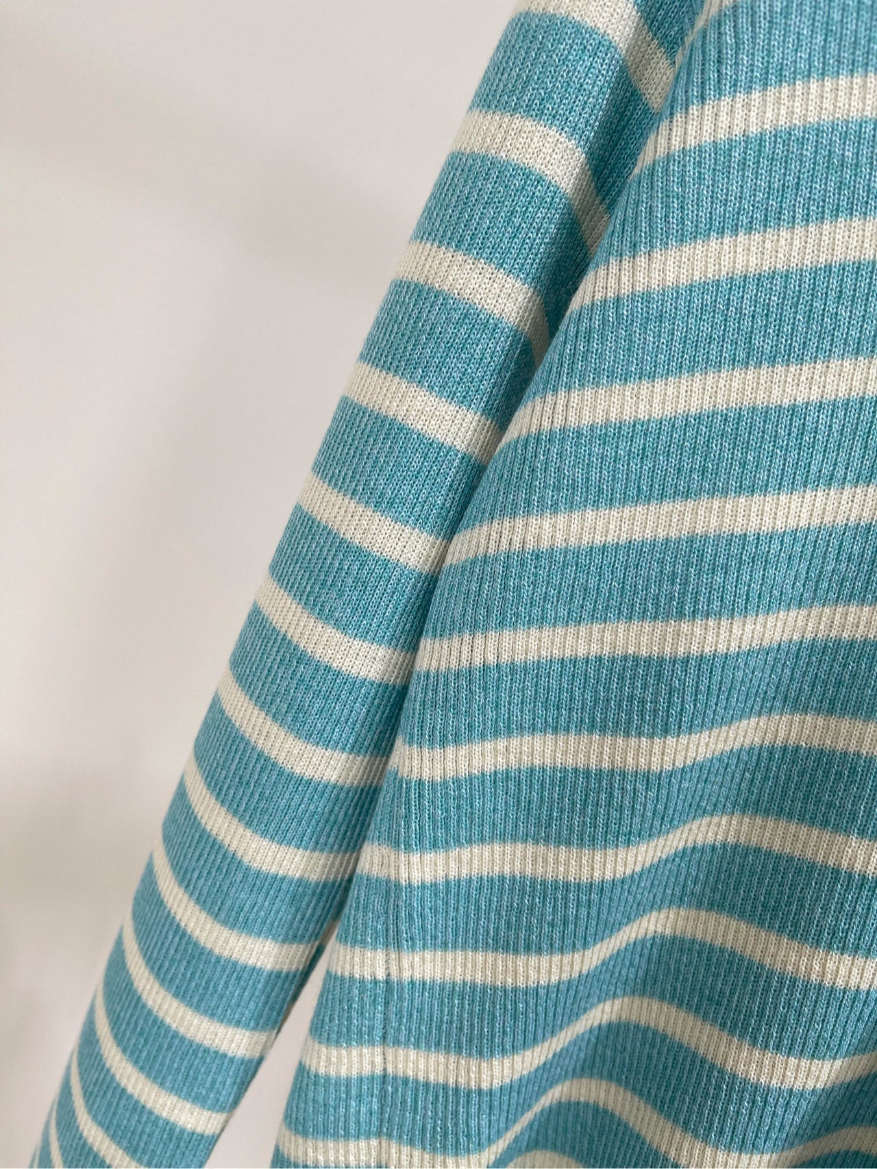 DIOR LONG-SLEEVE SWEATER WITH NAVY STRIPED COLLAR 275933