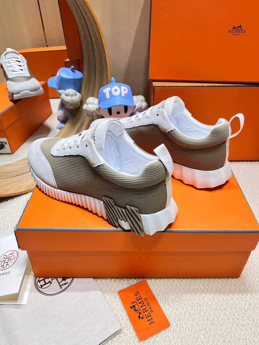 BOUNCING SNEAKER IN PALE GRAY SUEDE AND WOOD BROWN KNIT - 34
