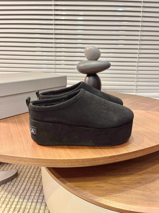 BALENCIAGA 25S AURALEE SLIP-ON 50 MM IN BLACK SUEDE - 35