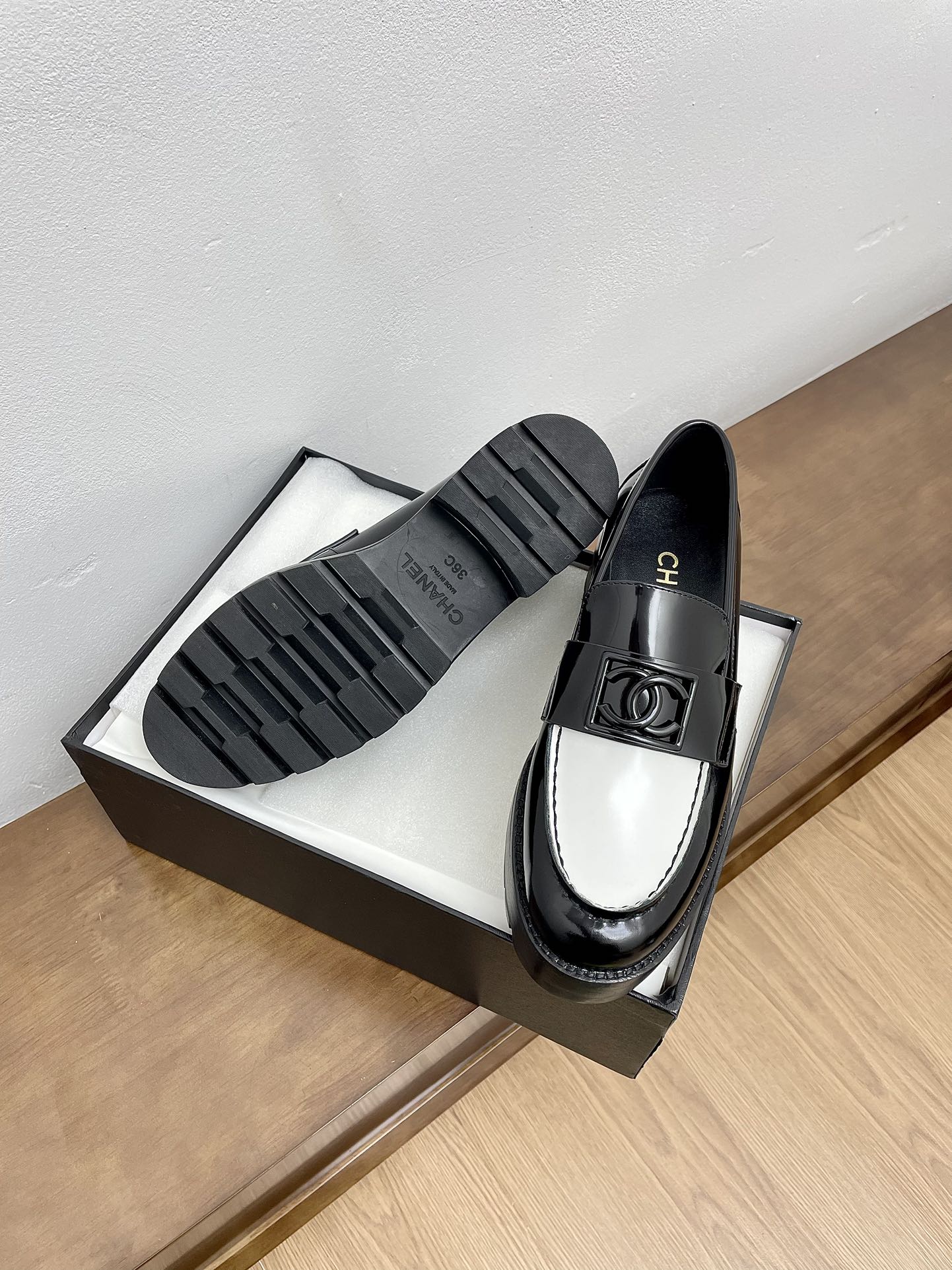 LOAFER BLACK MIX WHITE CALFSKIN - 35