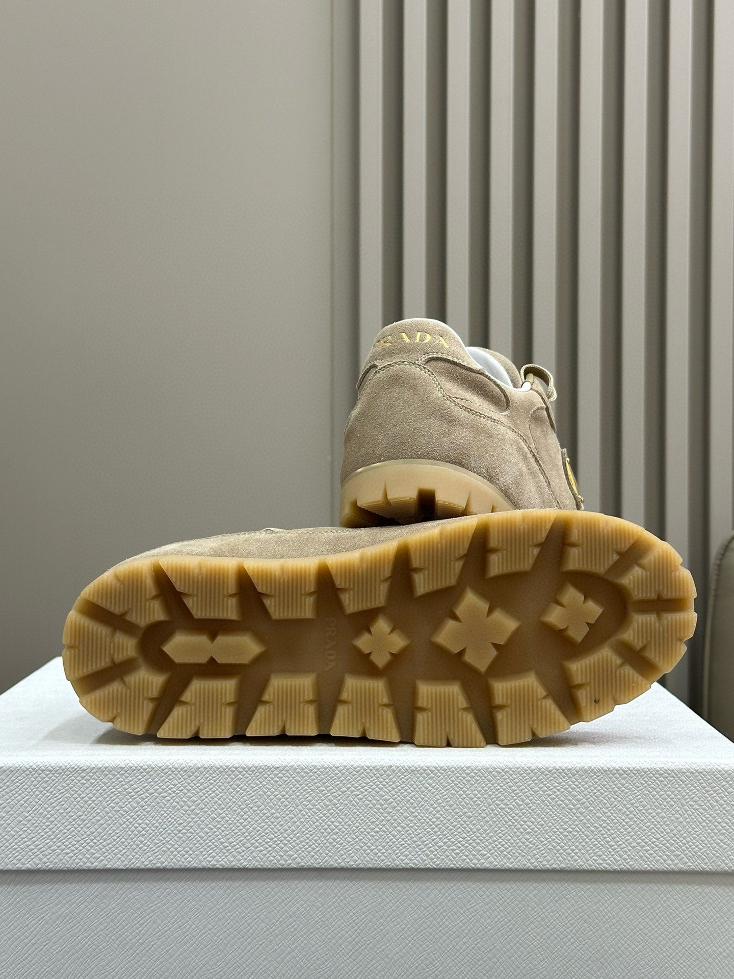 PRA TRAIL FADED SUEDE SNEAKERS TORTILLA - 35