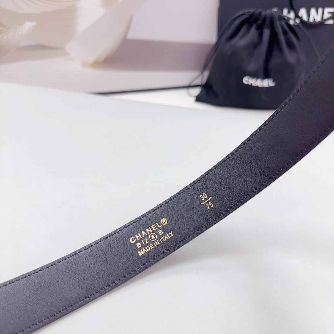 CC 30MM BELT IN BLACK EMBROIDERED CALFSKIN GOLD HARDWARE - 30