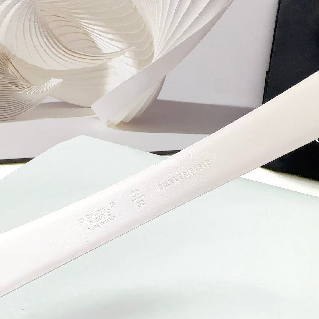 CC 30MM BELT IN WHITE CALFSKIN METAL HARDWARE - 30