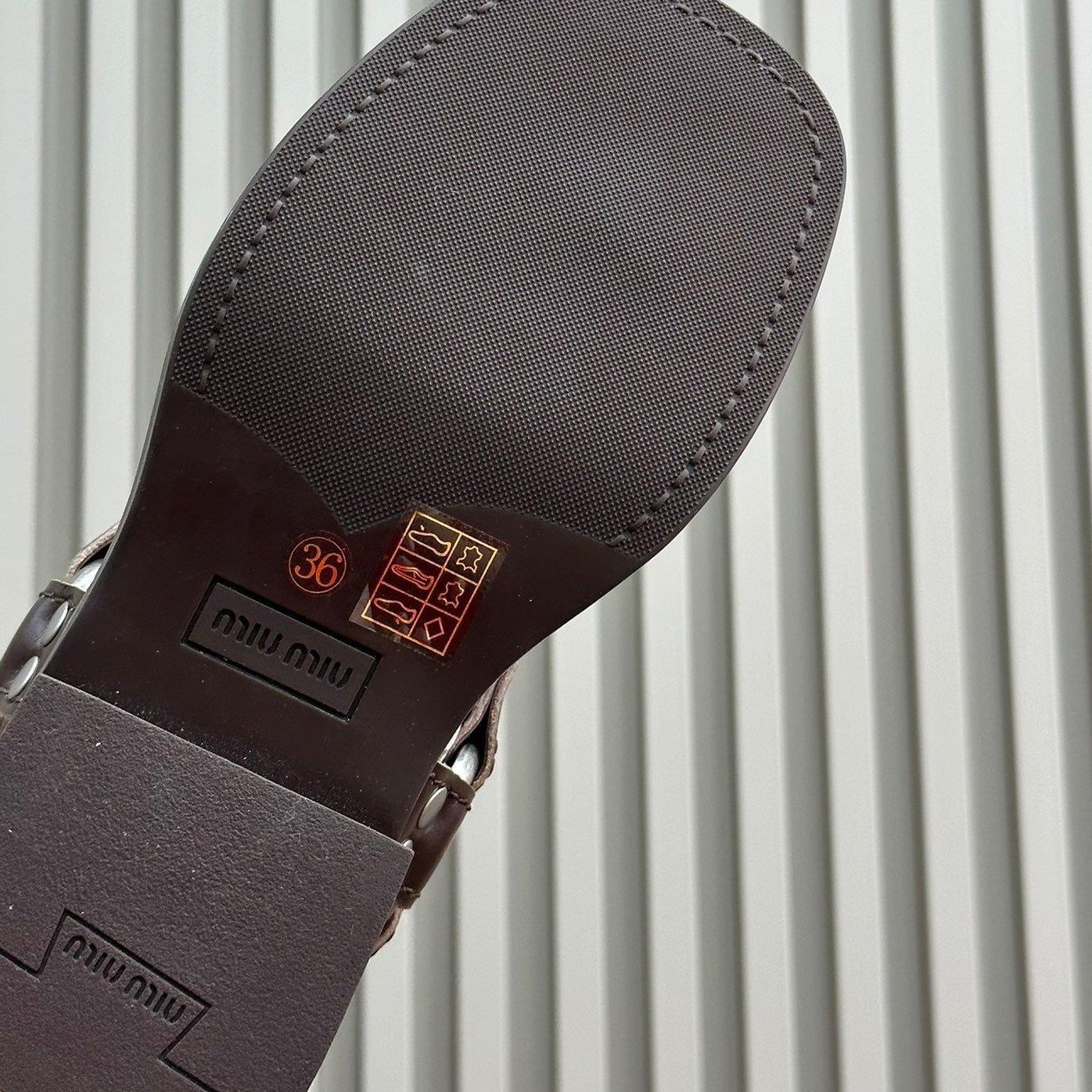 Sandals Chocolate Color Retro Sheepskin - 35