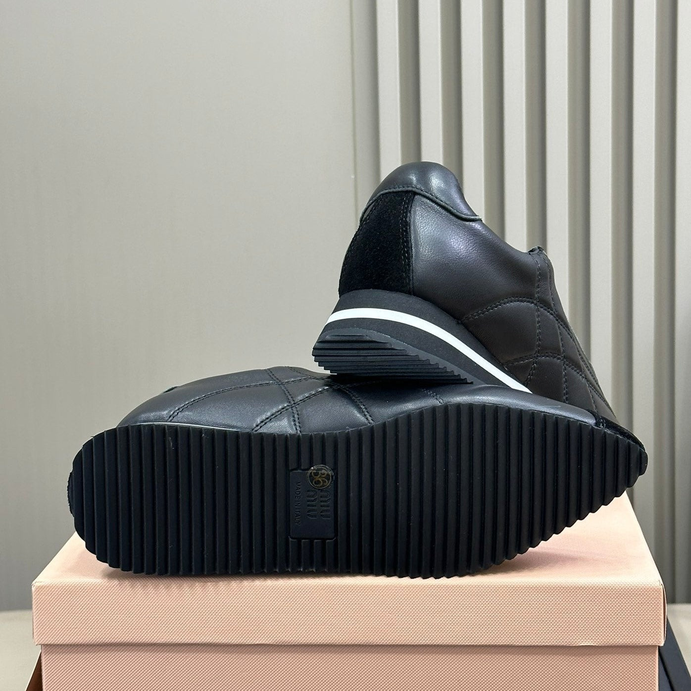 POINTED SPORTS SHOES BLACK LAMBSKIN - 35