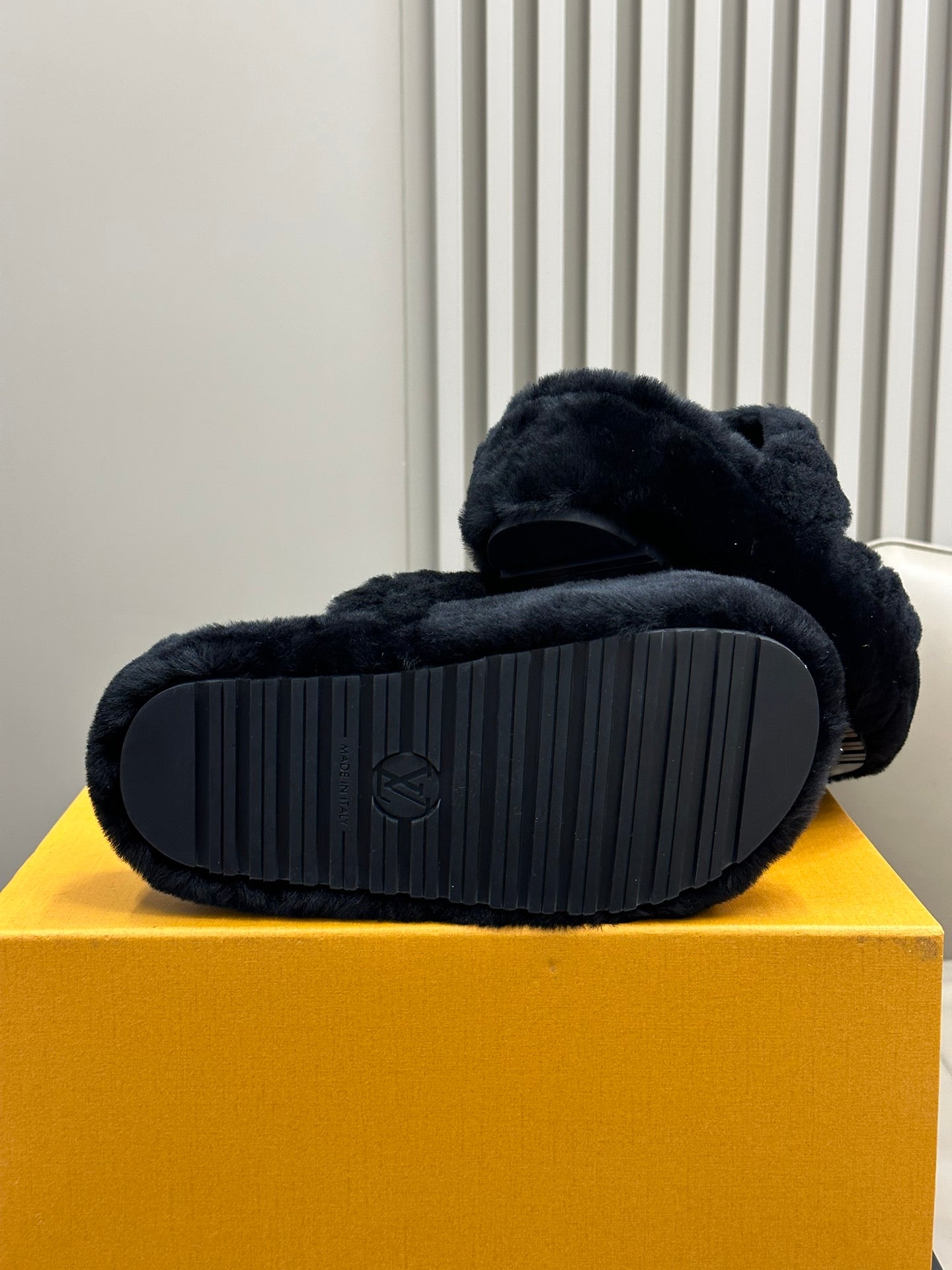 LV WOMEN SUNSET PLATFORM COMFORT MULE - 35