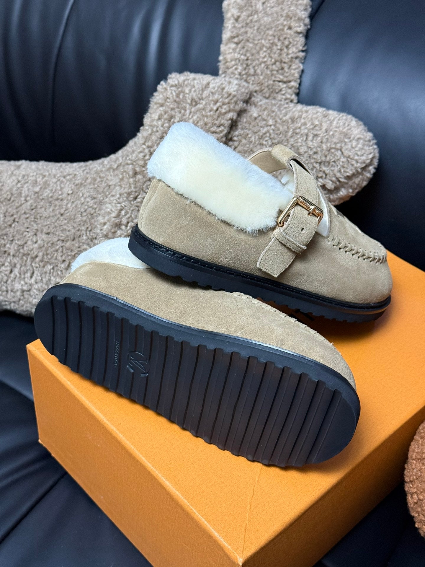 COLORADO COMFORT MARY JANE IN KHAKI BROWN SUEDE AND SHEARLING LINING - 35