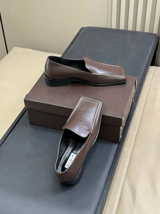 ЛОФЕРИ ALAIA 25S ІЗ КОРИЧНЕВОЇ ТЕЛЯЧОЇ ШКІРИ ІЗ КВАДРАТНИМ НОСКОМ - 35