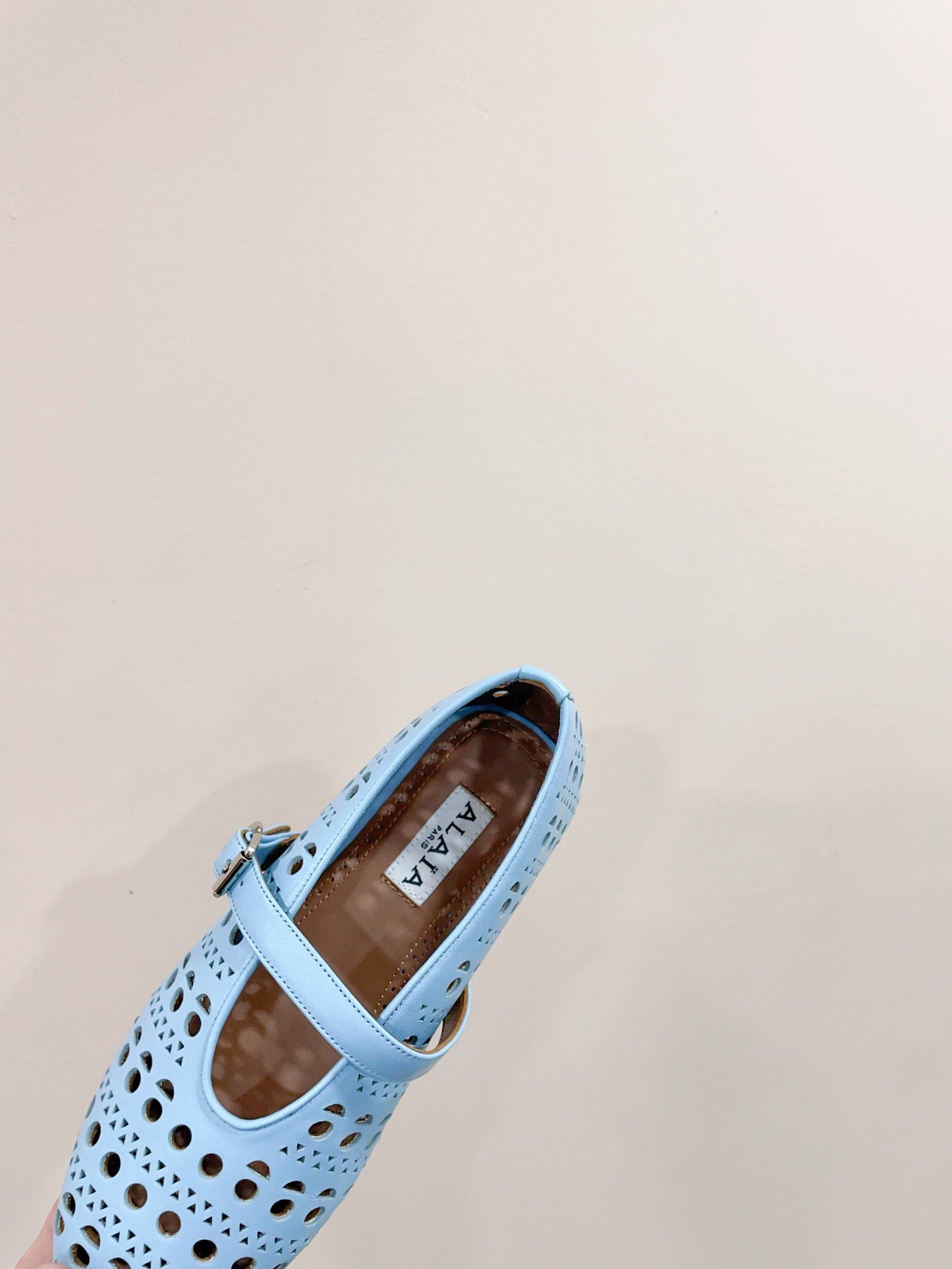 ALAIA HOLLOW BALLET FLAT IN SKY BLUE LAMBSKIN - 35