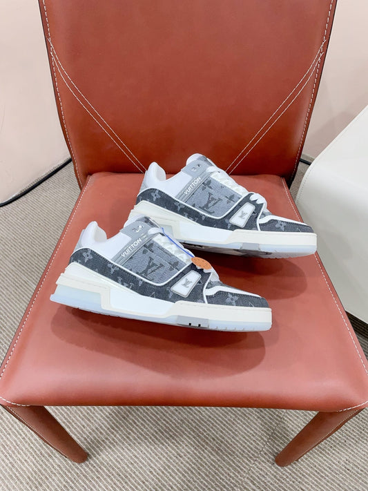 КРОСІВКИ LV TRAINER З ДЕНІМУ «МОНОГРАМА» СІРОГО КОЛЬОРУ — 35
