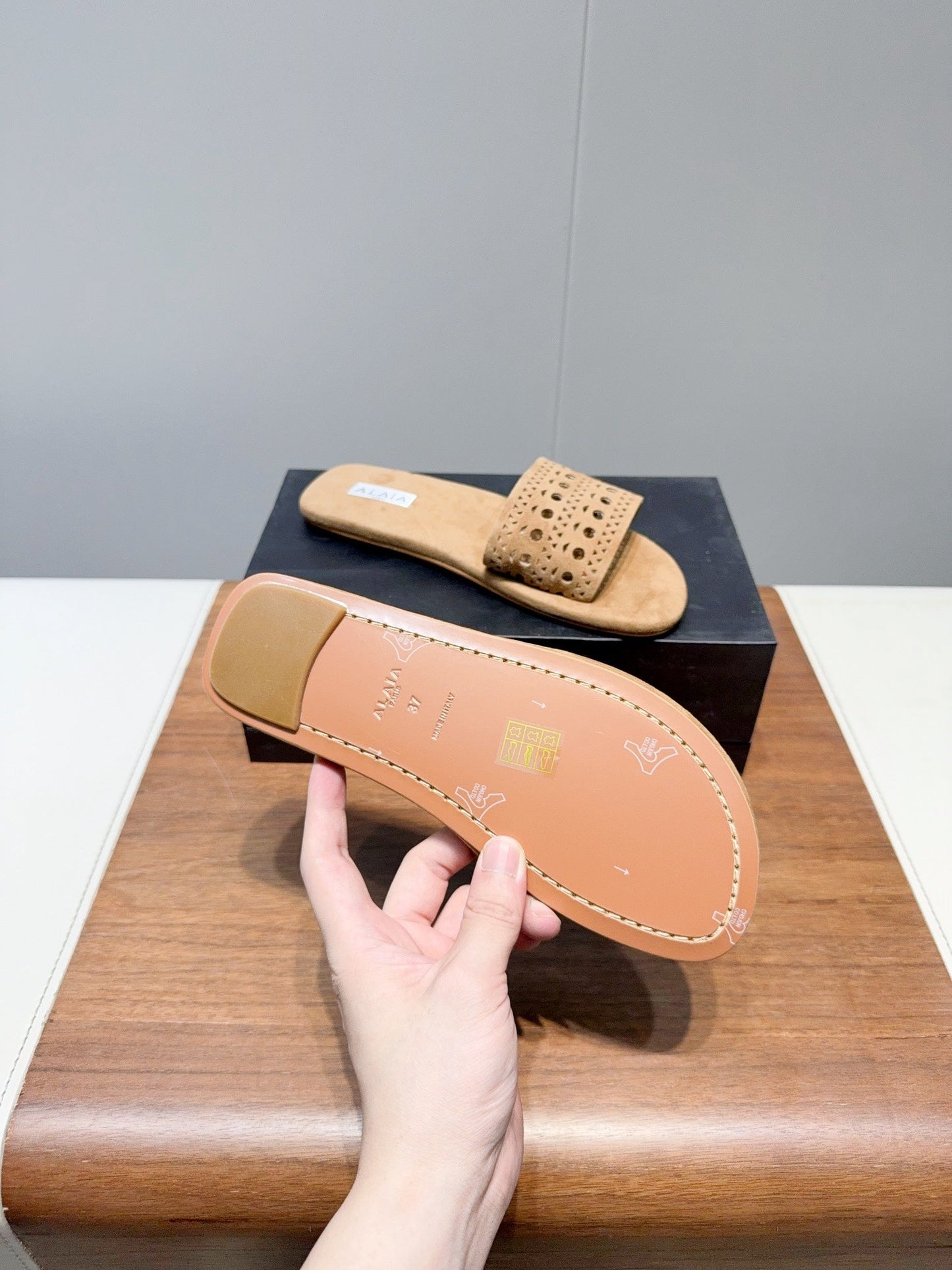 ALAIA FLAT SANDALS WITH PERFORATED STRAPS 25S IN BEIGE SUEDE - 35