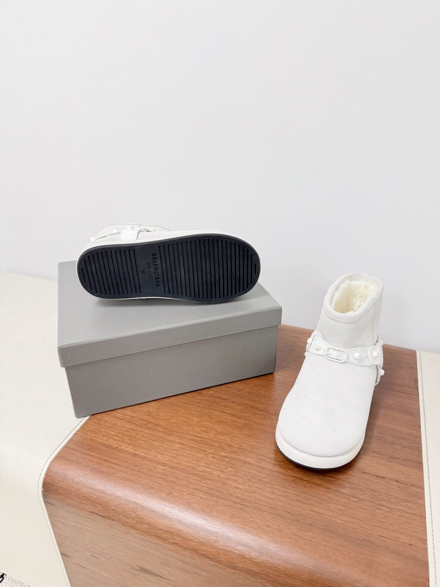 BALENCIAGA 25S ALASKA ANKLE BOOTS IN WHITE SUEDE AND LAMBSKIN - 35