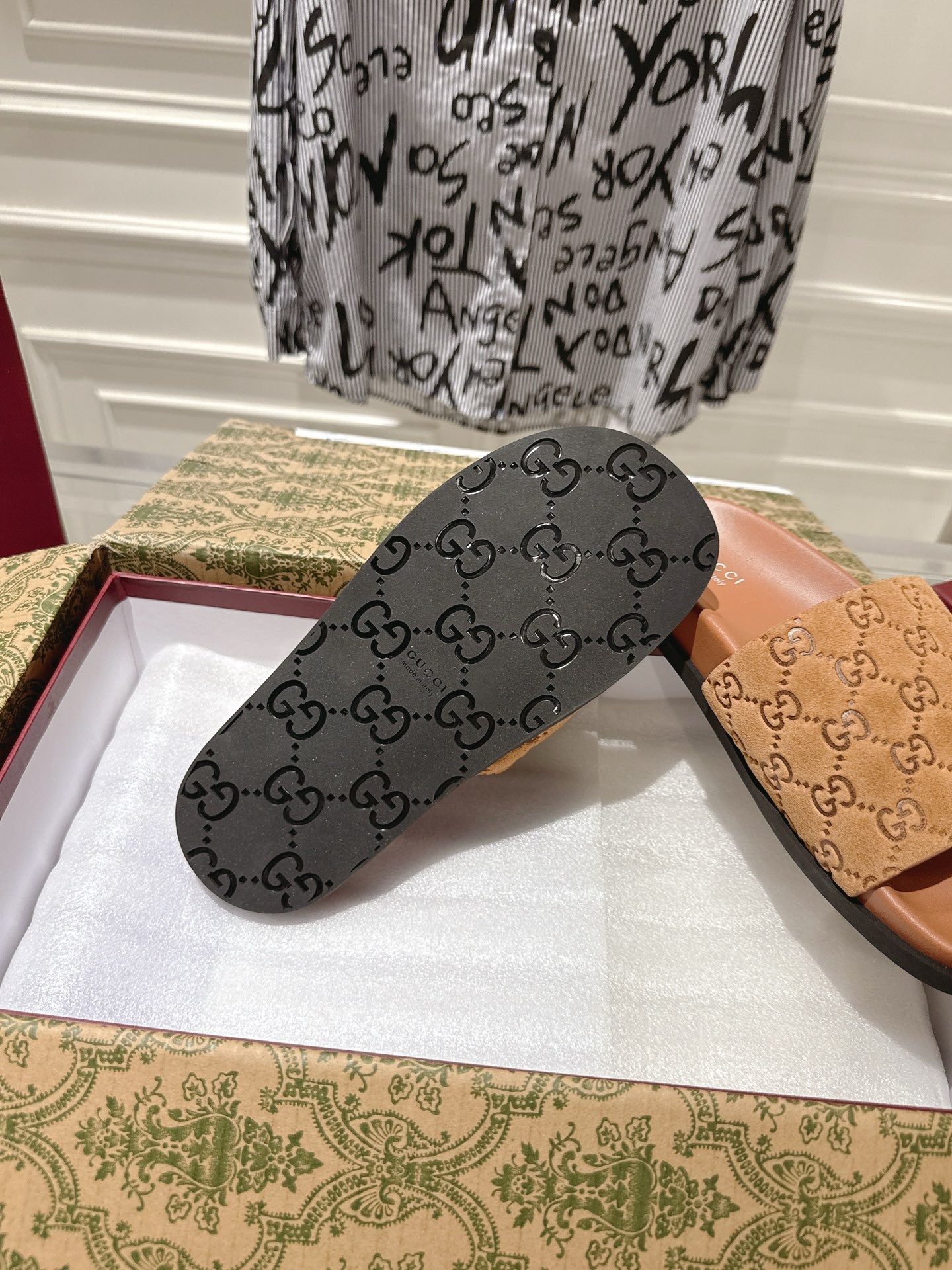 GG SLIDES IN BURNT ORANGE SUEDE WITH EMBOSSED LOGO STYLE 5 - 36