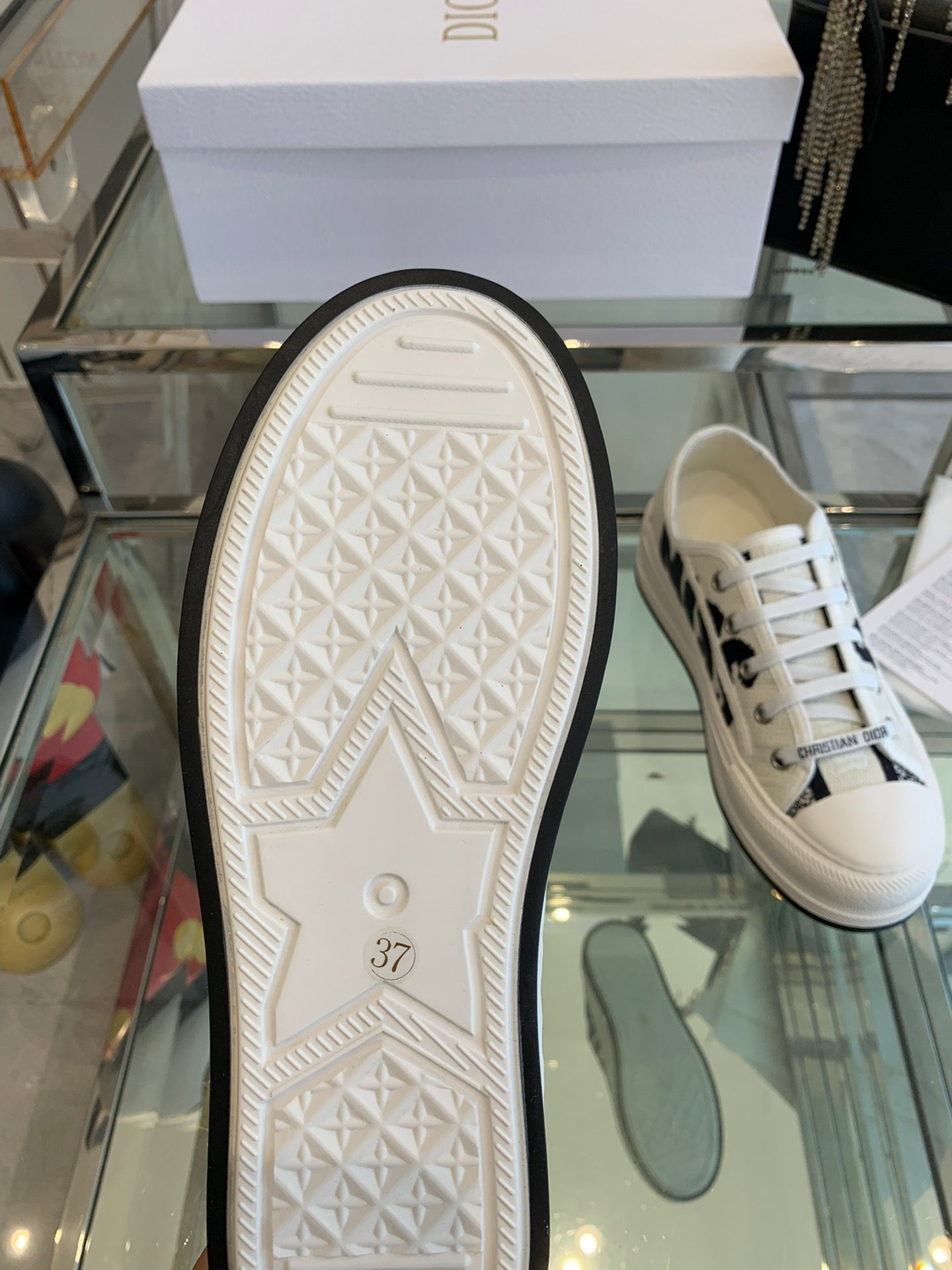 WALK'N PLATFORM SNEAKER IN WHITE AND BLACK EMBROIDERED COTTON - 35