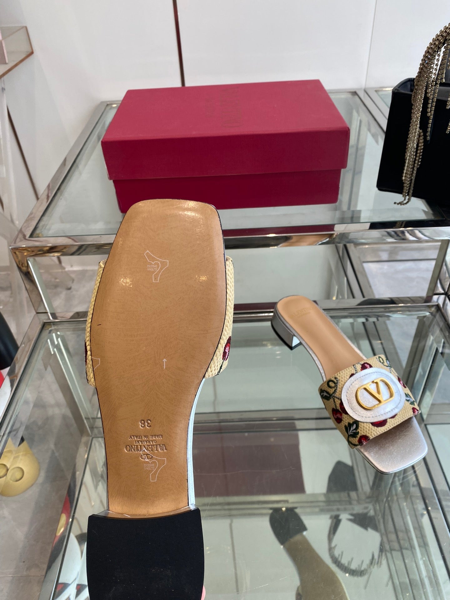 VLTN HIGH HEEL 25S 30 MM IN BEIGE FABRIC AND SILVER LAMBSKIN WITH EMBROIDERED CHERRY MOTIF - 34